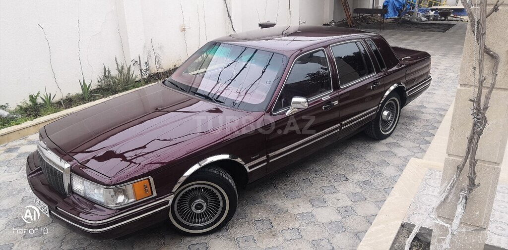 Lincoln Town Car