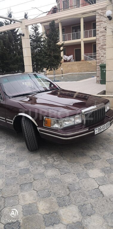 Lincoln Town Car