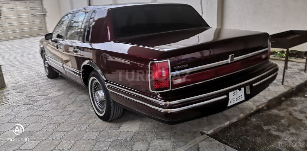 Lincoln Town Car