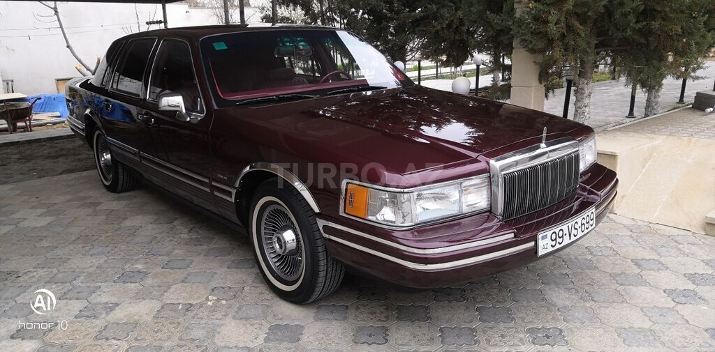 Lincoln Town Car