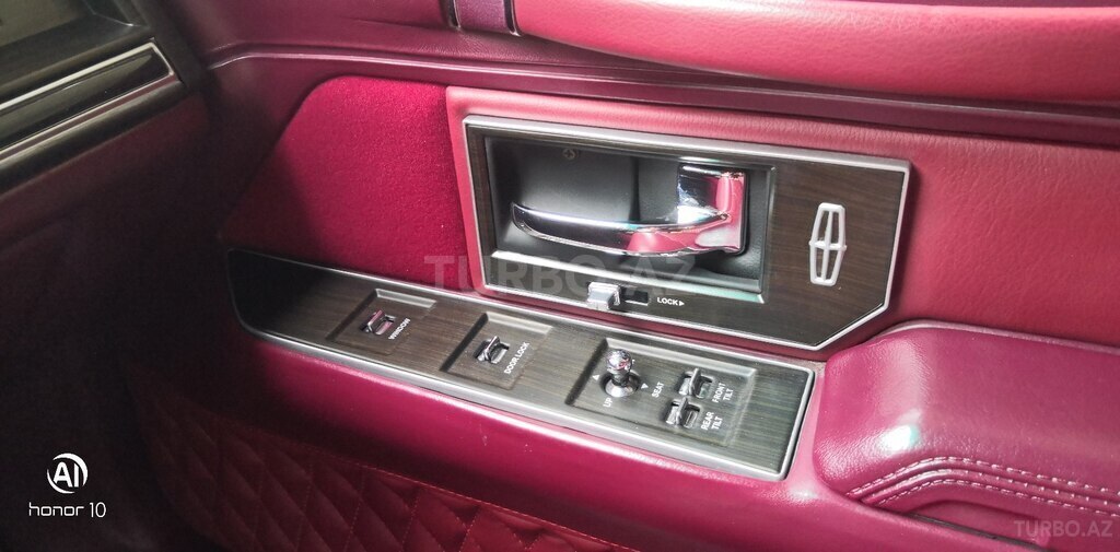 Lincoln Town Car