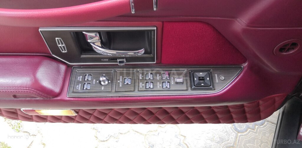 Lincoln Town Car