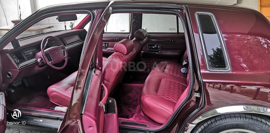 Lincoln Town Car