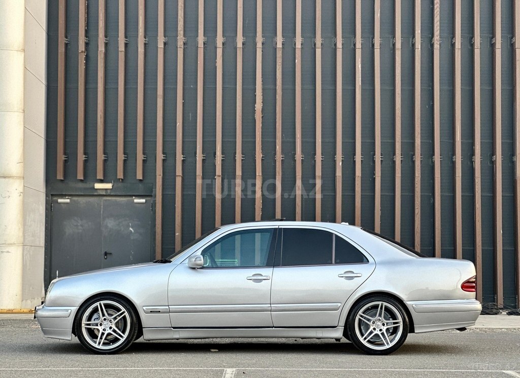 Faszinierend Mercedes E 320 Bild