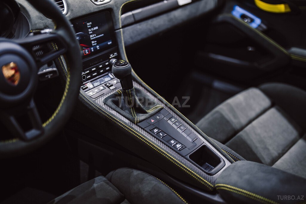 Porsche 718 Cayman GT4 RS