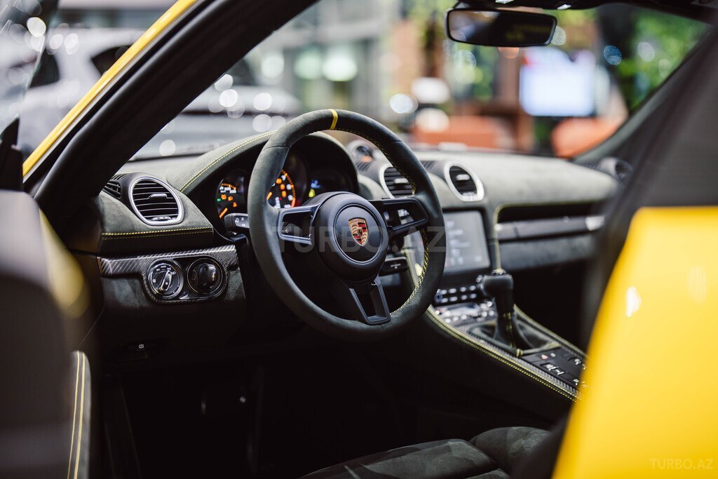 Porsche 718 Cayman GT4 RS