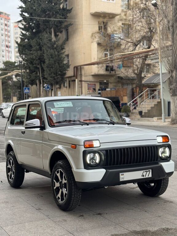 LADA (VAZ) Niva, 1.7 L, 2024 il, 3 200 km Bakı almaq - qiyməti 30 995 ...