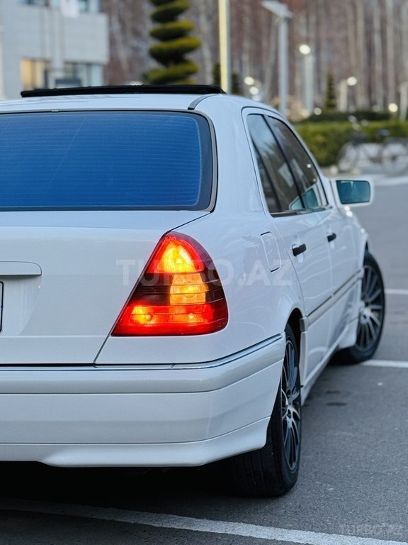 Mercedes C 230