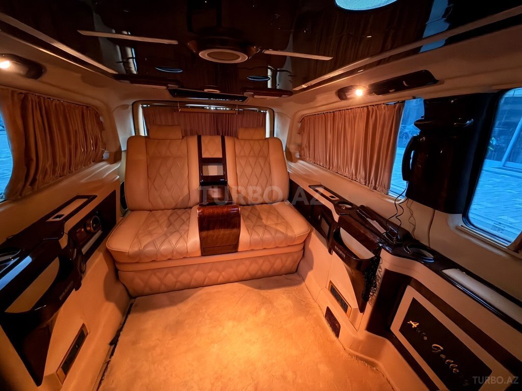 Mercedes Viano