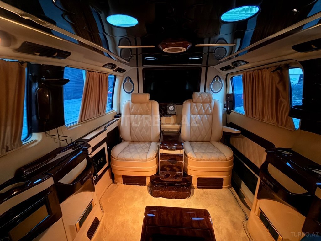Mercedes Viano