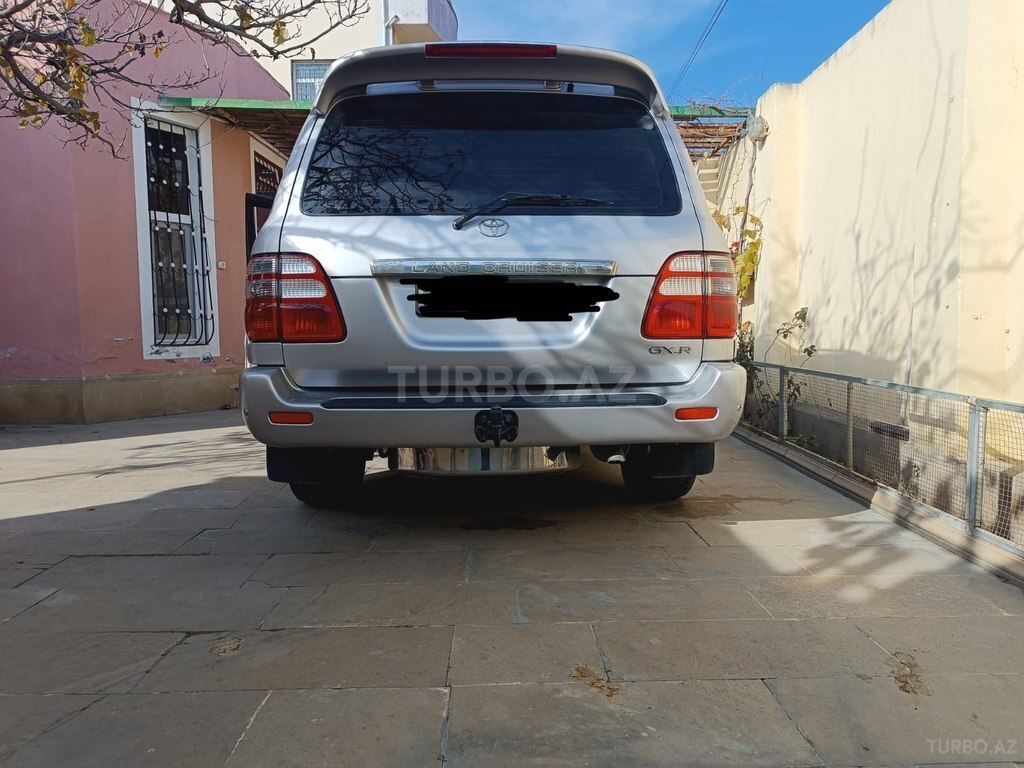 Toyota Land Cruiser