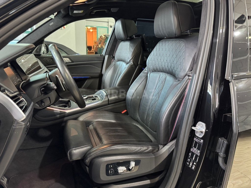 BMW X7