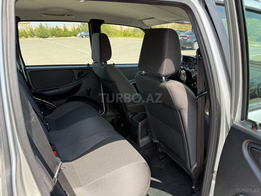 LADA (VAZ) Niva Travel