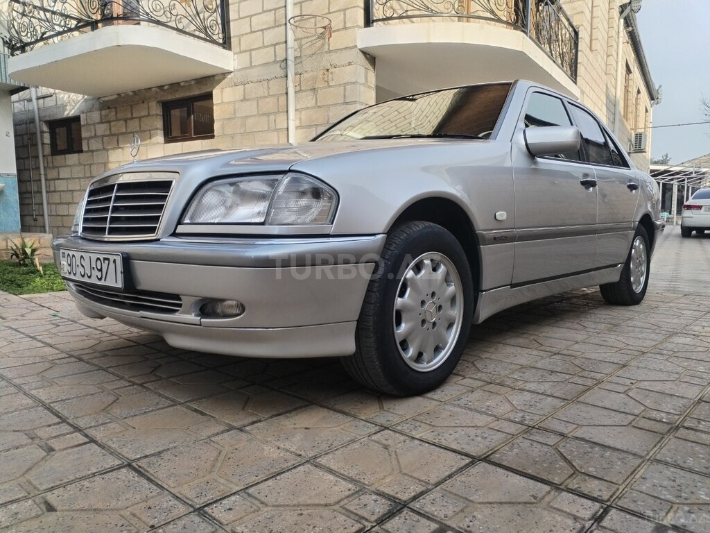 Mercedes C 240