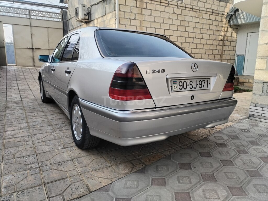 Mercedes C 240