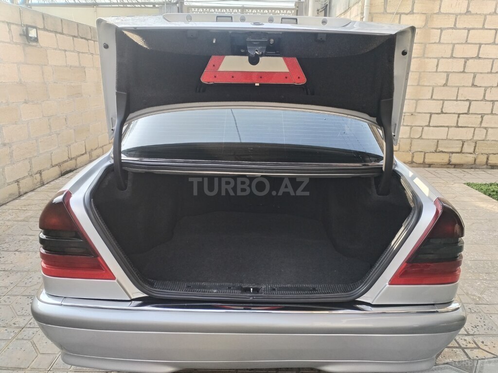 Mercedes C 240