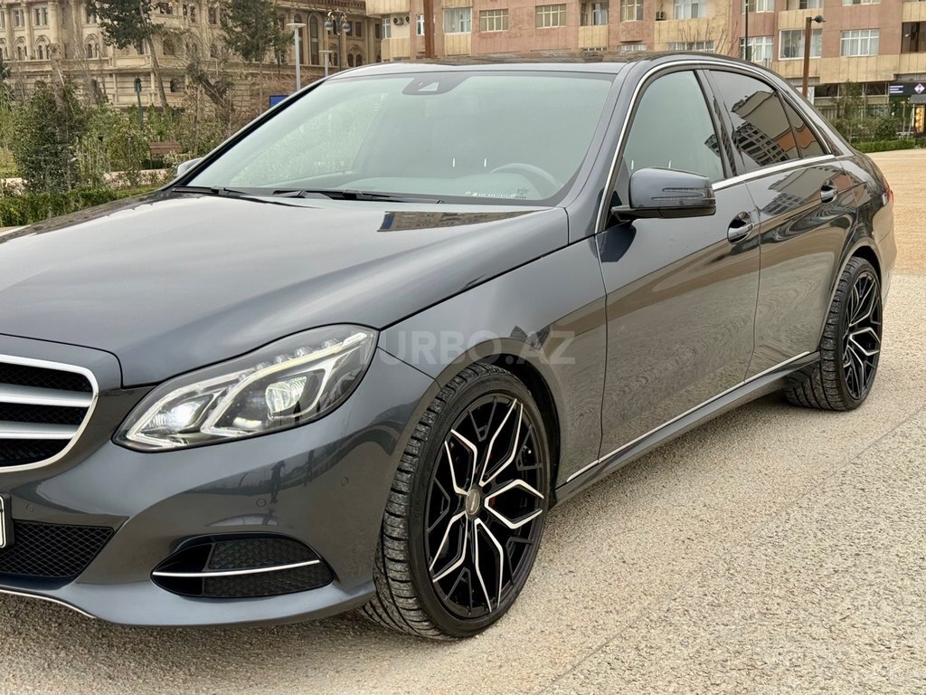 Mercedes E 200