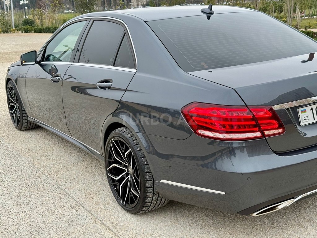 Mercedes E 200