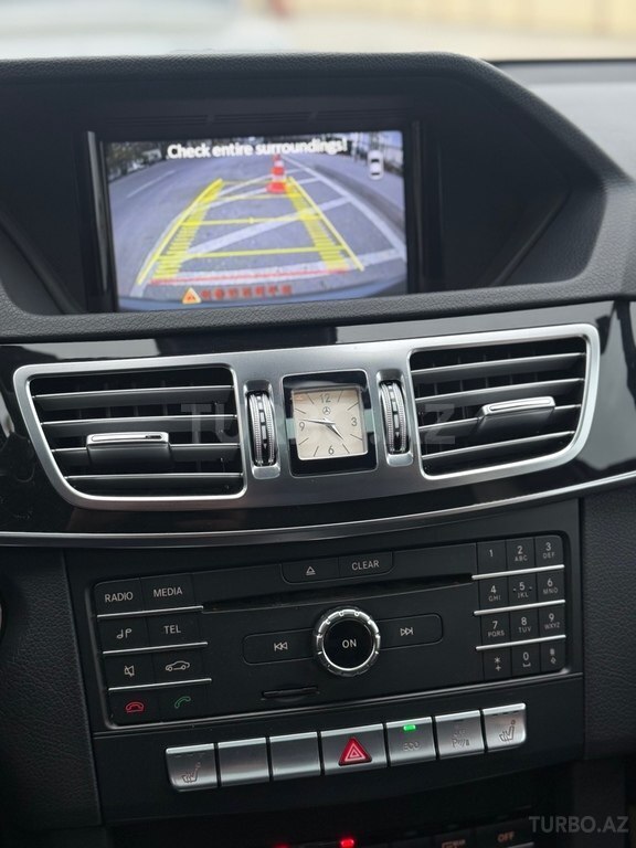 Mercedes E 200