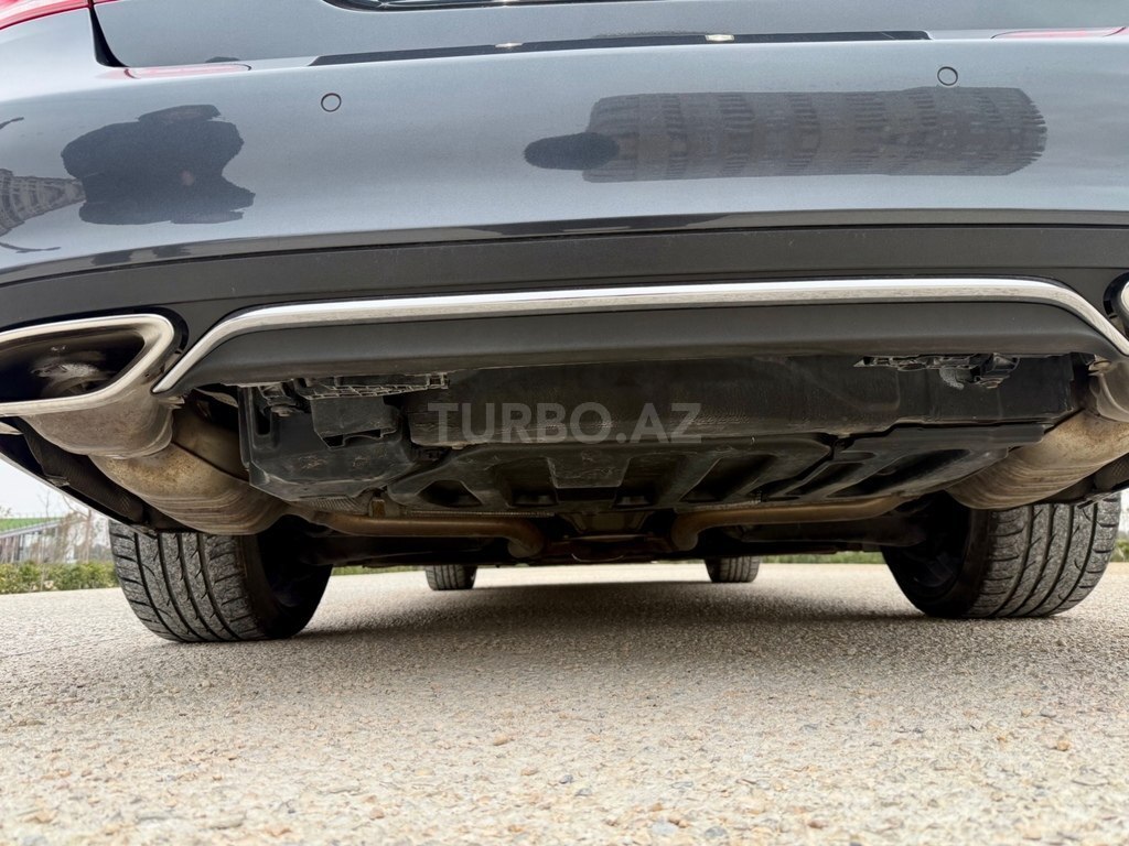 Mercedes E 200
