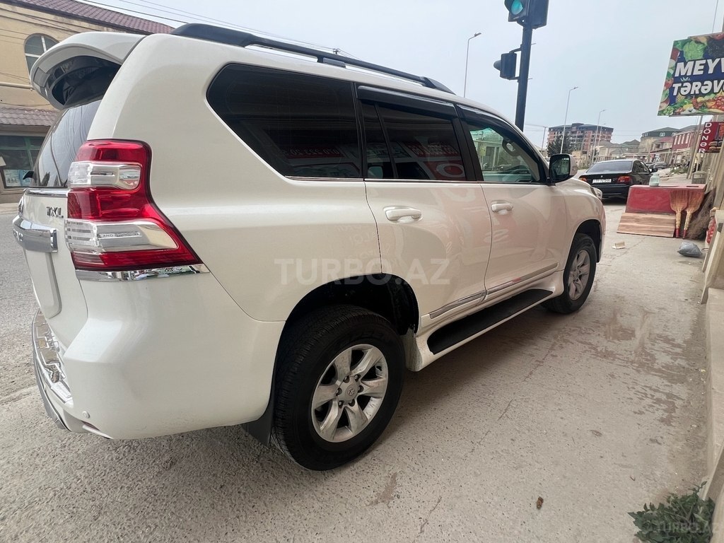 Toyota Land Cruiser Prado