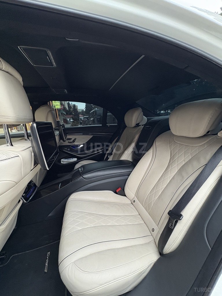 Mercedes S 550