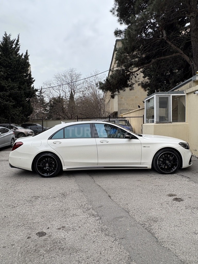 Mercedes S 550