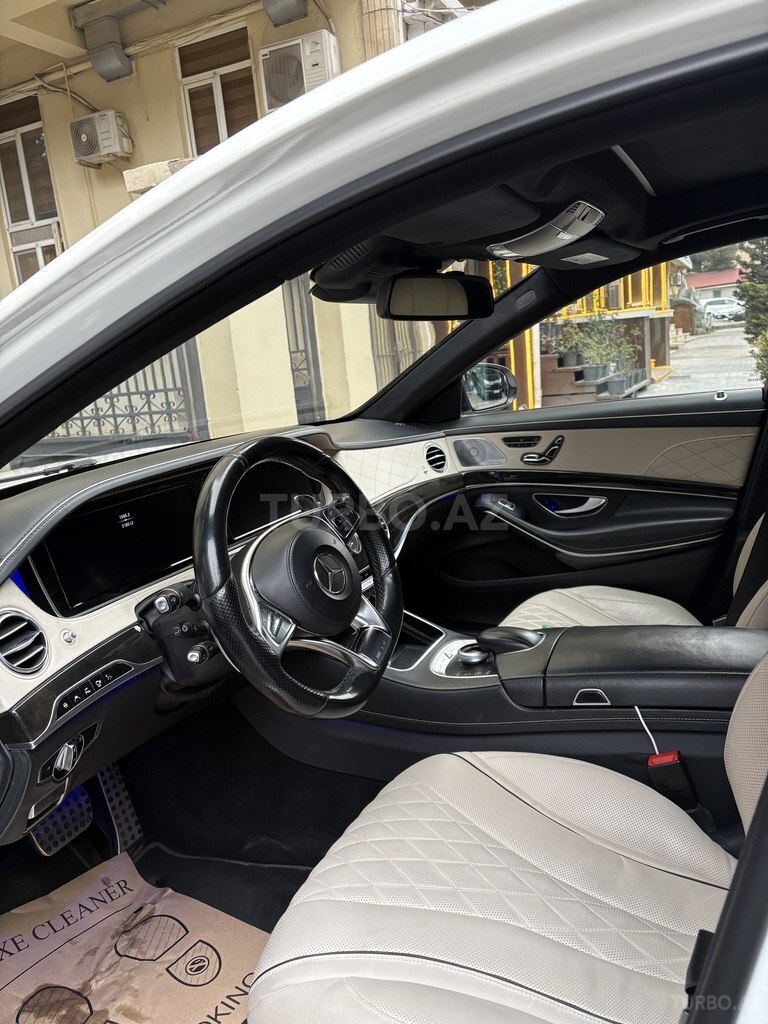 Mercedes S 550