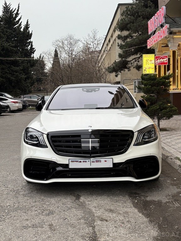 Mercedes S 550