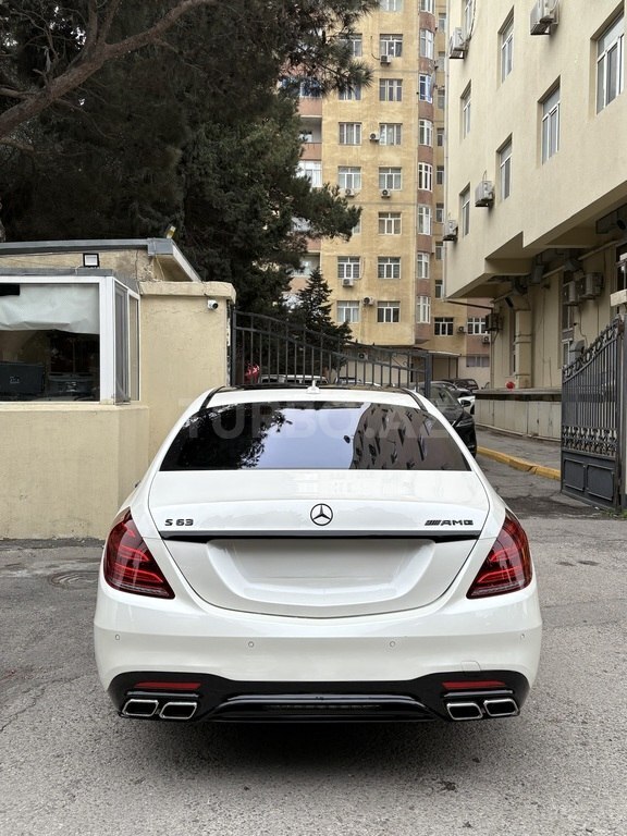 Mercedes S 550
