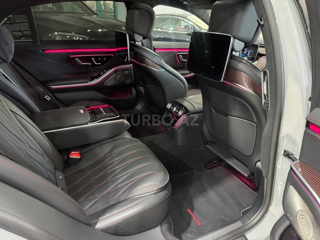 Mercedes S 63 AMG