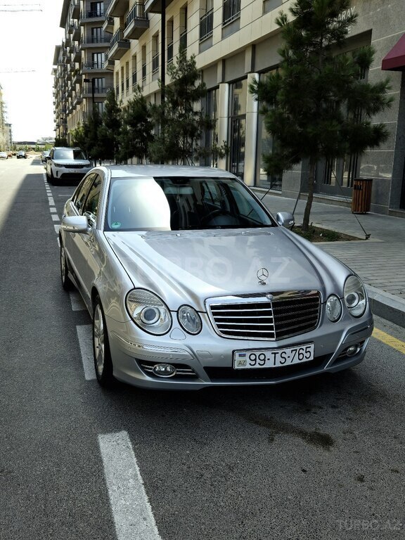 Mercedes E 200