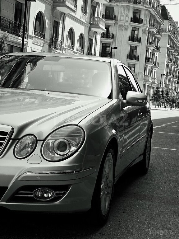 Mercedes E 200