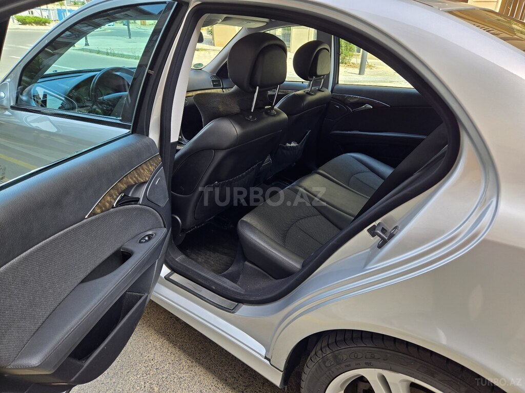 Mercedes E 200