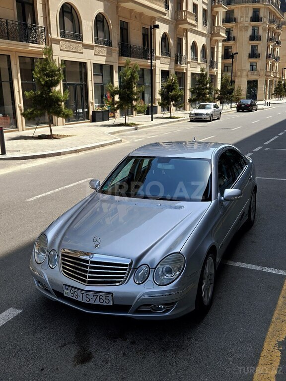 Mercedes E 200