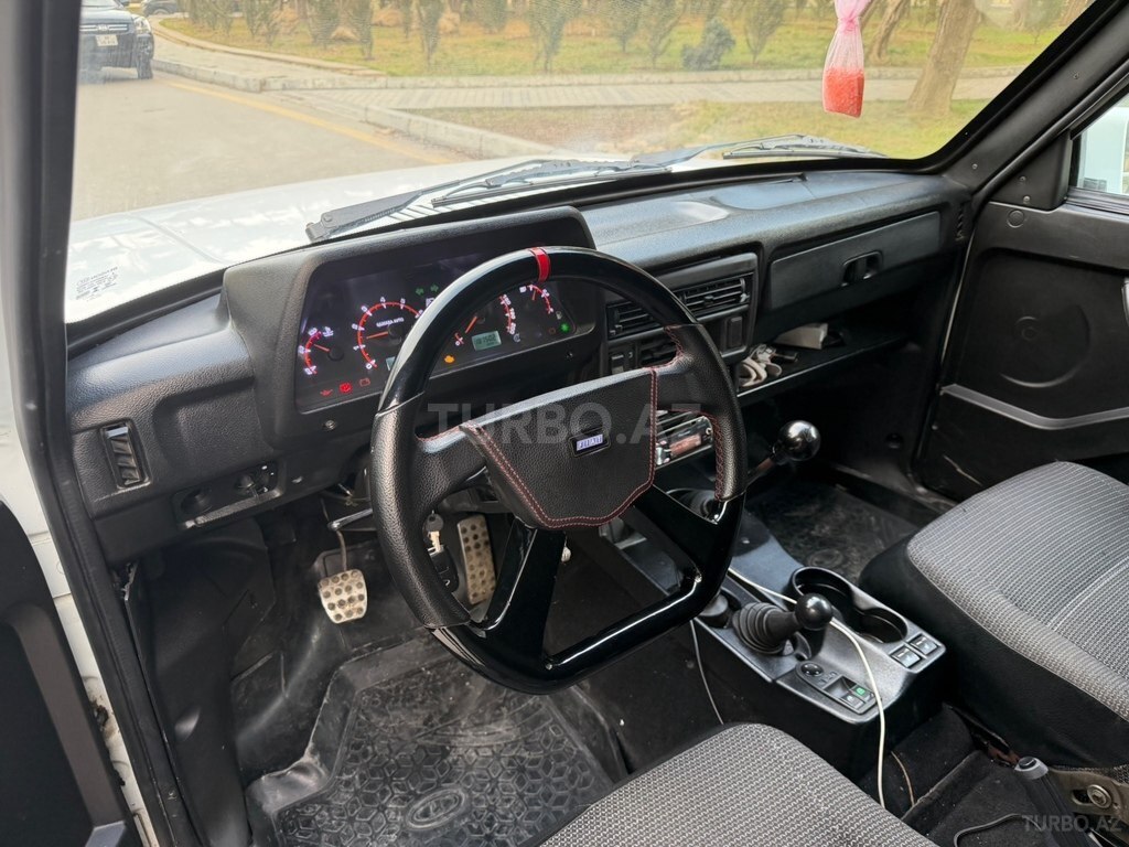 LADA (VAZ) Niva