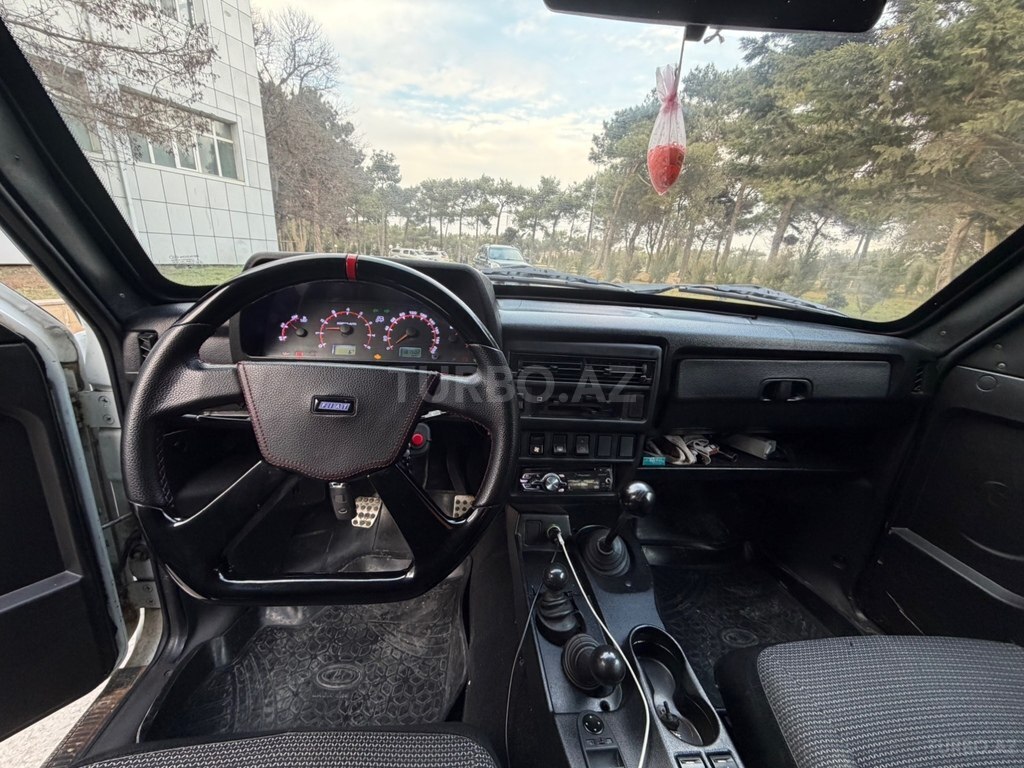 LADA (VAZ) Niva