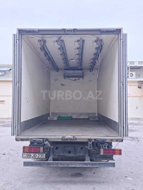 Mercedes Atego 815