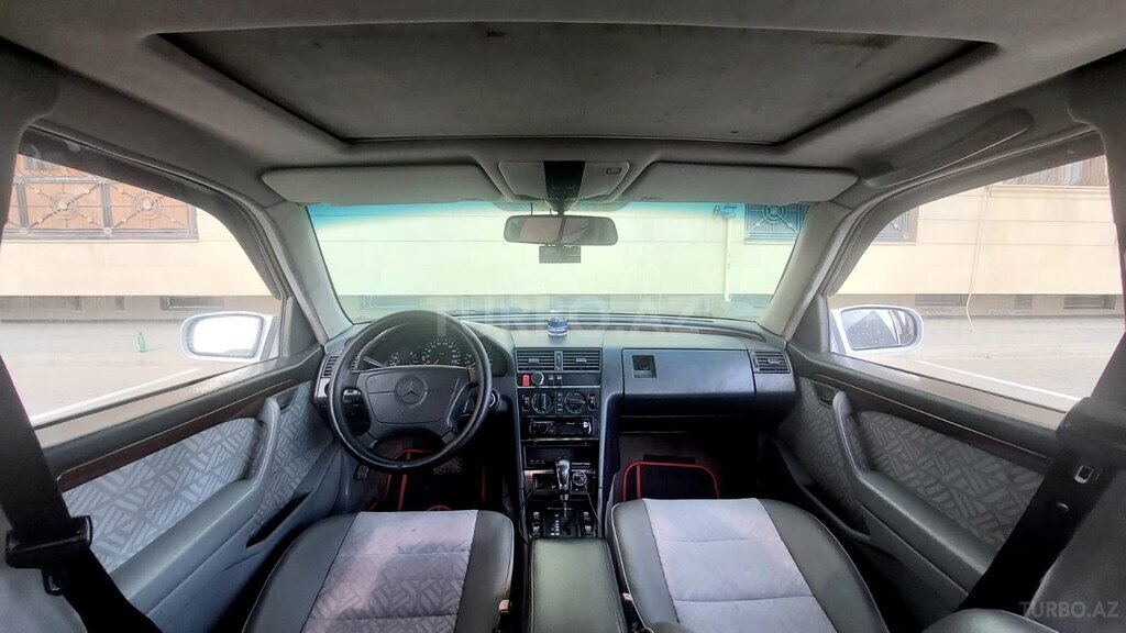 Mercedes C 200