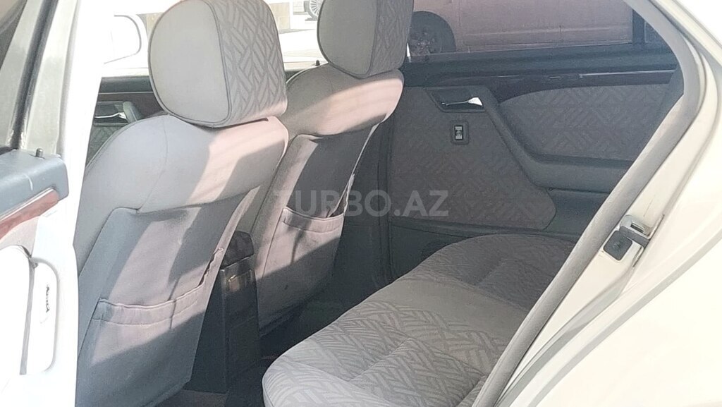 Mercedes C 200