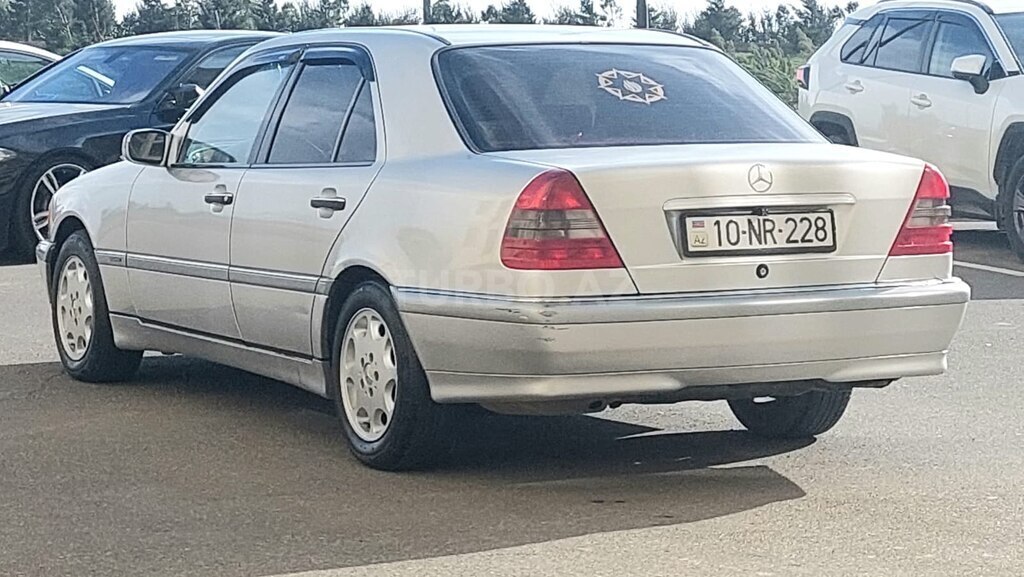 Mercedes C 200
