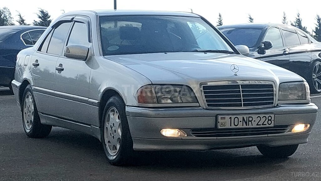 Mercedes C 200