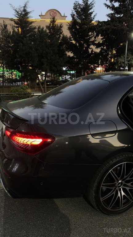 Mercedes E 200 4MATIC