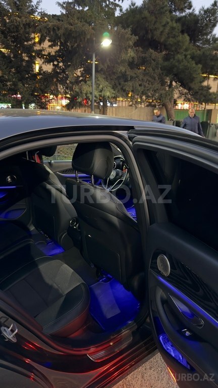 Mercedes E 200 4MATIC