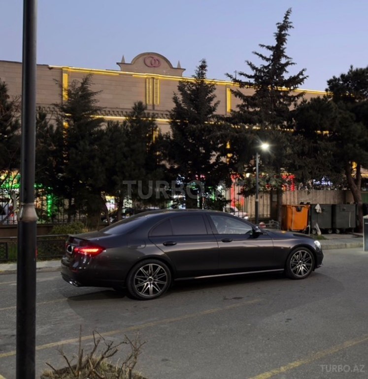 Mercedes E 200 4MATIC