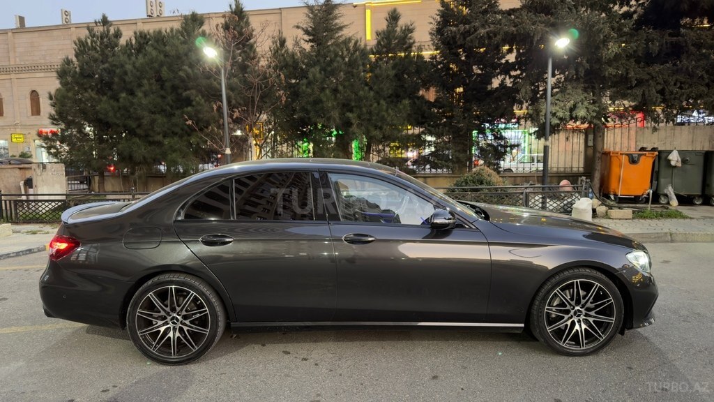 Mercedes E 200 4MATIC