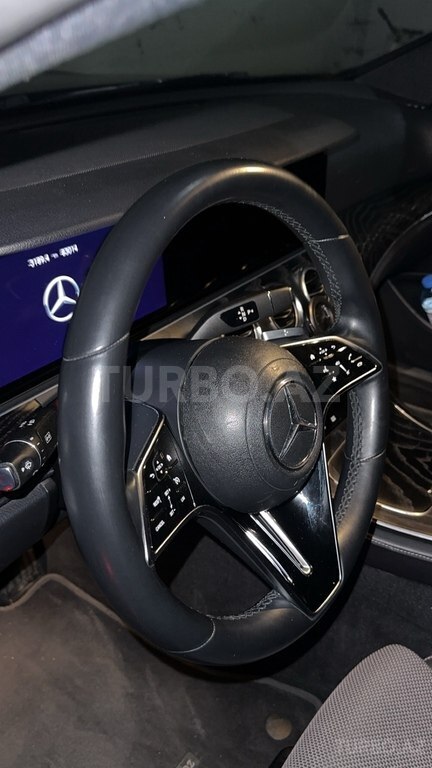 Mercedes E 200 4MATIC