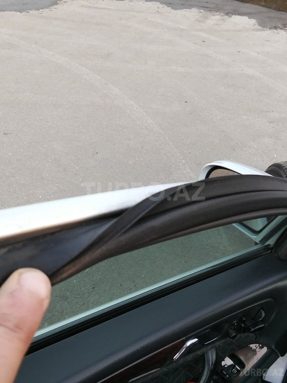 Mercedes C 200