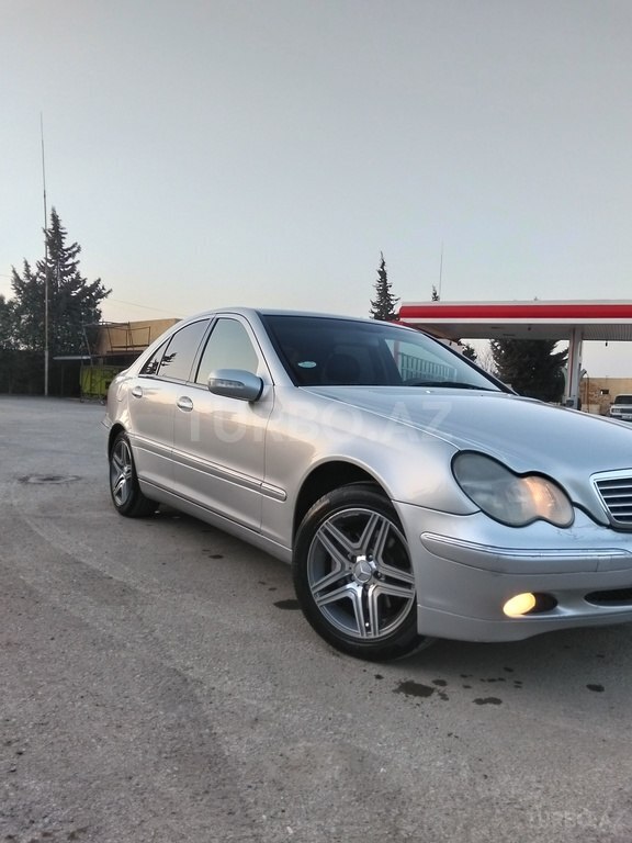 Mercedes C 200