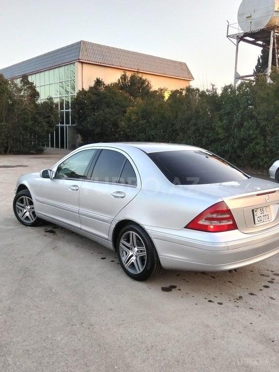 Mercedes C 200